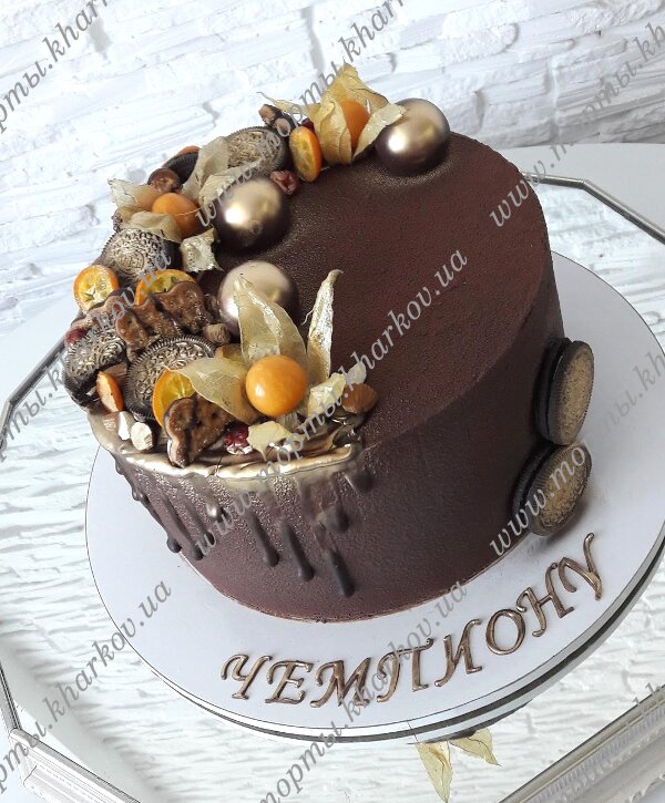 Торт без мастики с декором из фруктов и шоколада