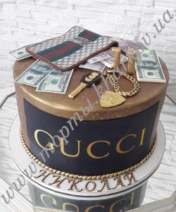 Фото торт gucci